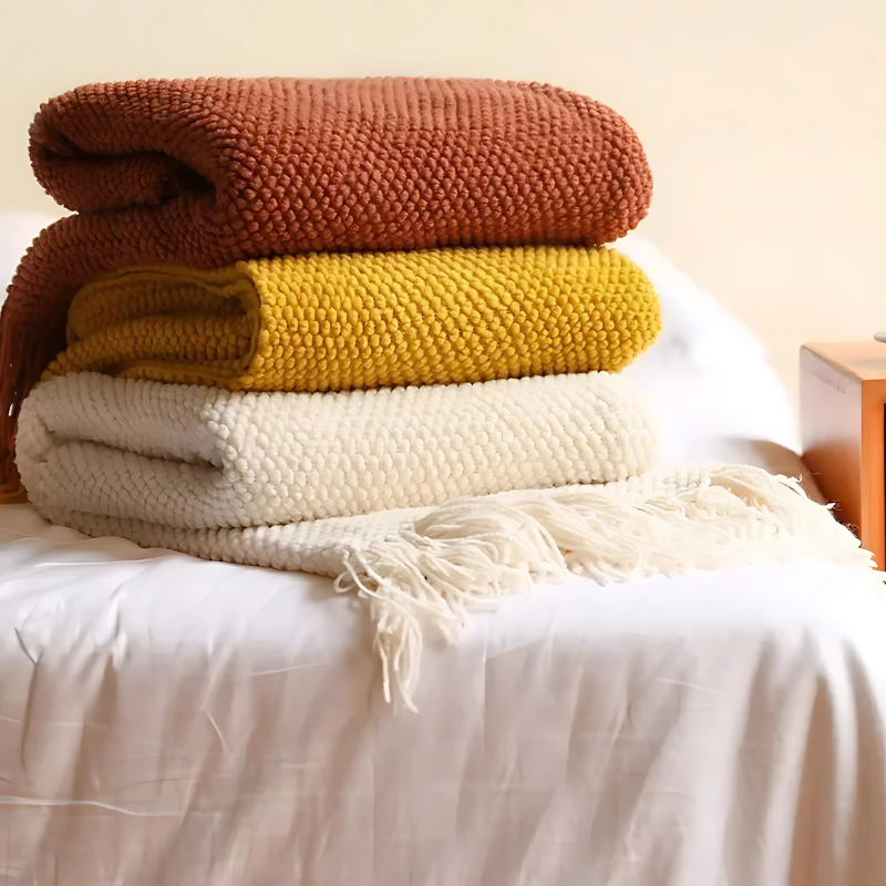 Luxury Merino-Style Blanket with Tassels for Ultimate Comfort