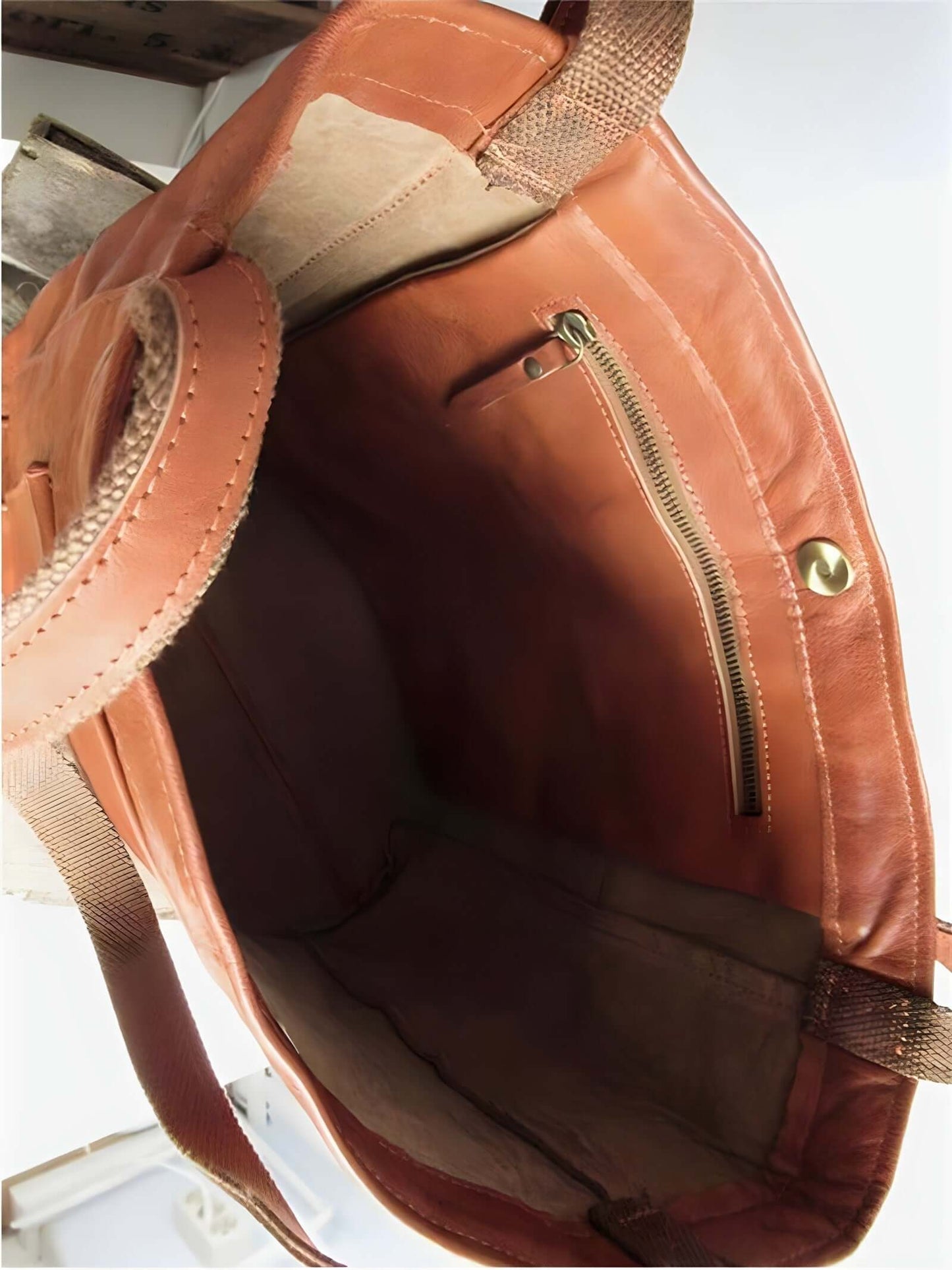Vintage Handbag - Timeless Chic