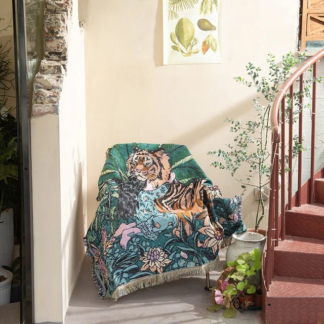 Abstract Woven Cat Throw Blanket - Polyester Cotton Tapestry - Jacquard Style - Image 12