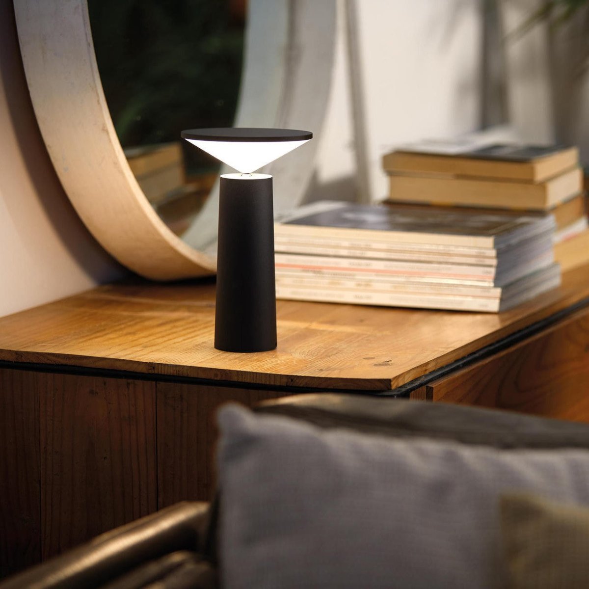 Adjustable LED Table Lamp - Rechargeable - Dimmable - Modern Bedside Light - Image 4