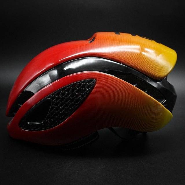Aerodynamic Cycling Helmet with Integrated Molding