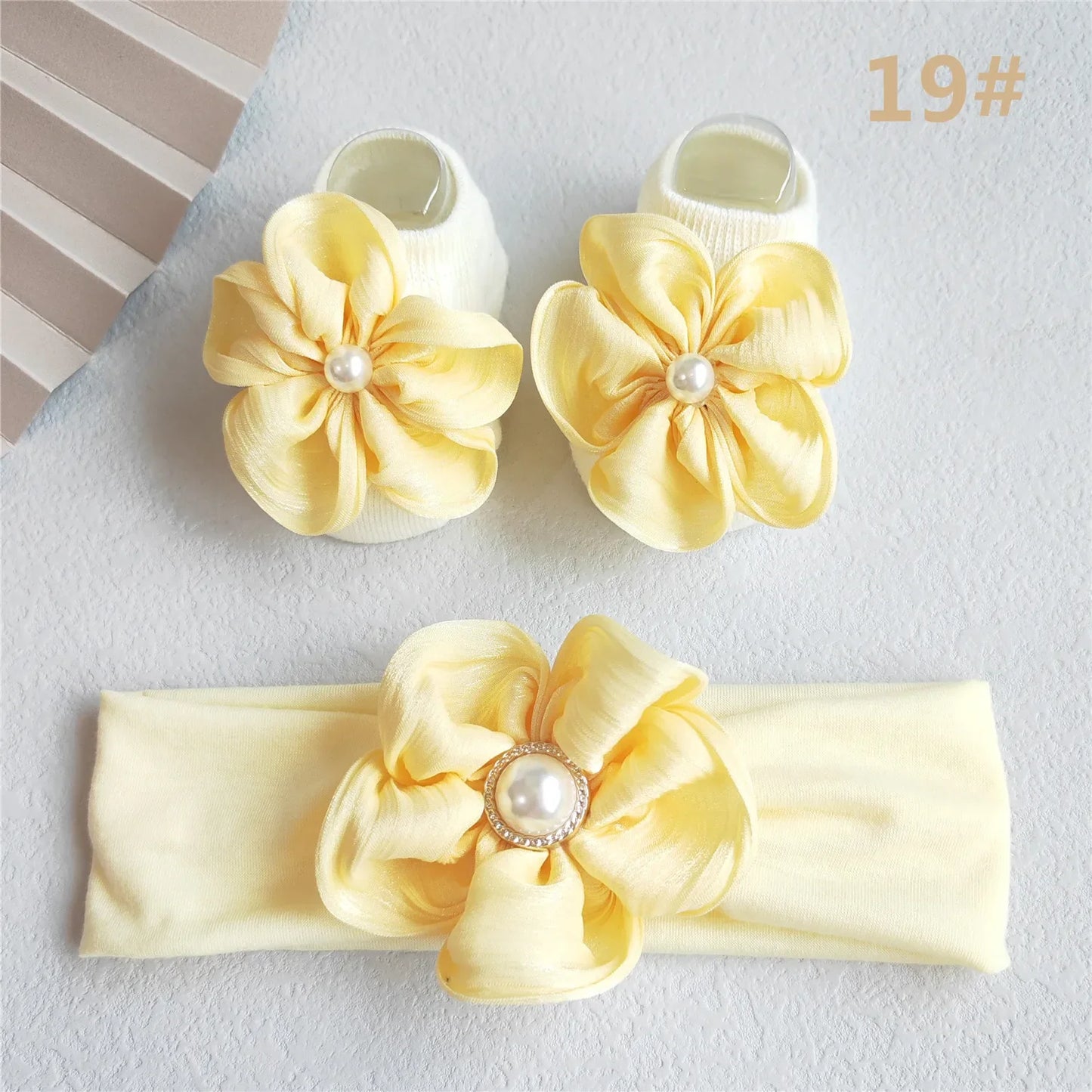 Baby Girl Headband and Socks Set - Newborn Princess Lace Hair Bows & Cotton Socks Gift for 0-12 Months