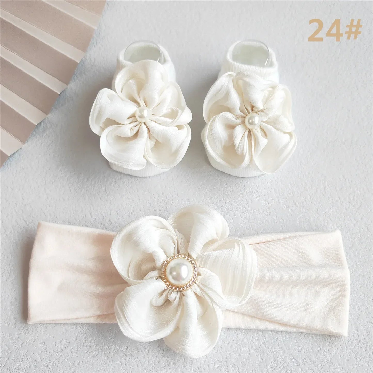 Baby Girl Headband and Socks Set - Newborn Princess Lace Hair Bows & Cotton Socks Gift for 0-12 Months