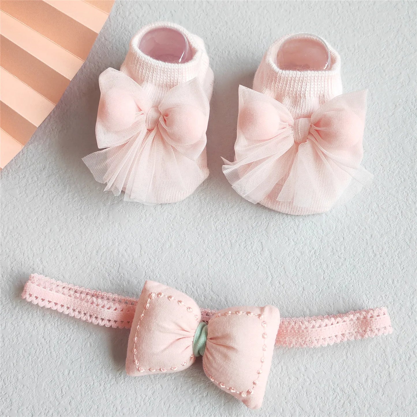 Baby Girl Headband and Socks Set - Newborn Princess Lace Hair Bows & Cotton Socks Gift for 0-12 Months