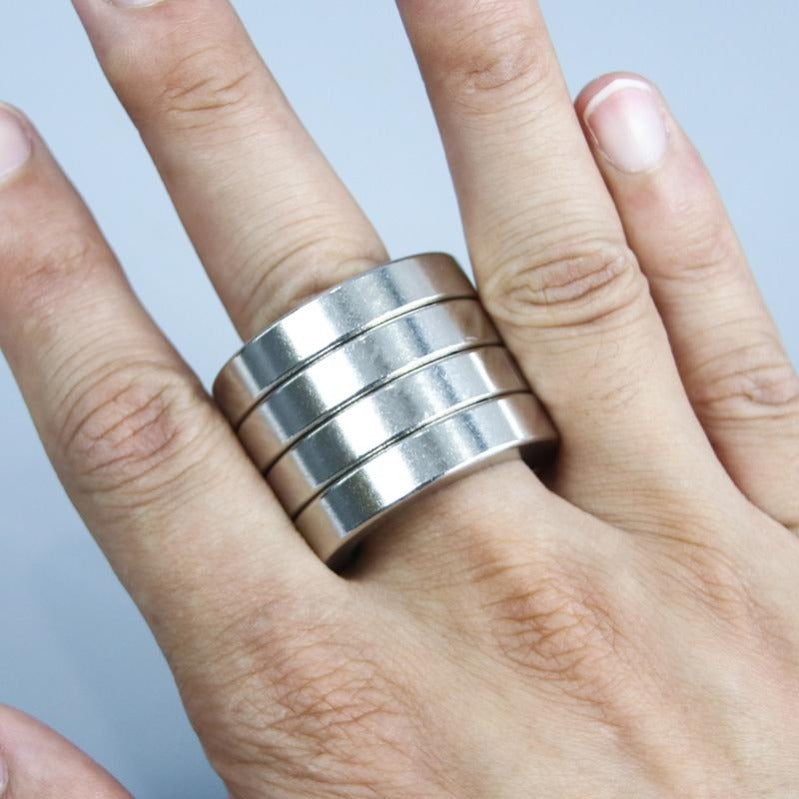 Bella | Foldable Four-Ring Titanium Steel Fidget Toy