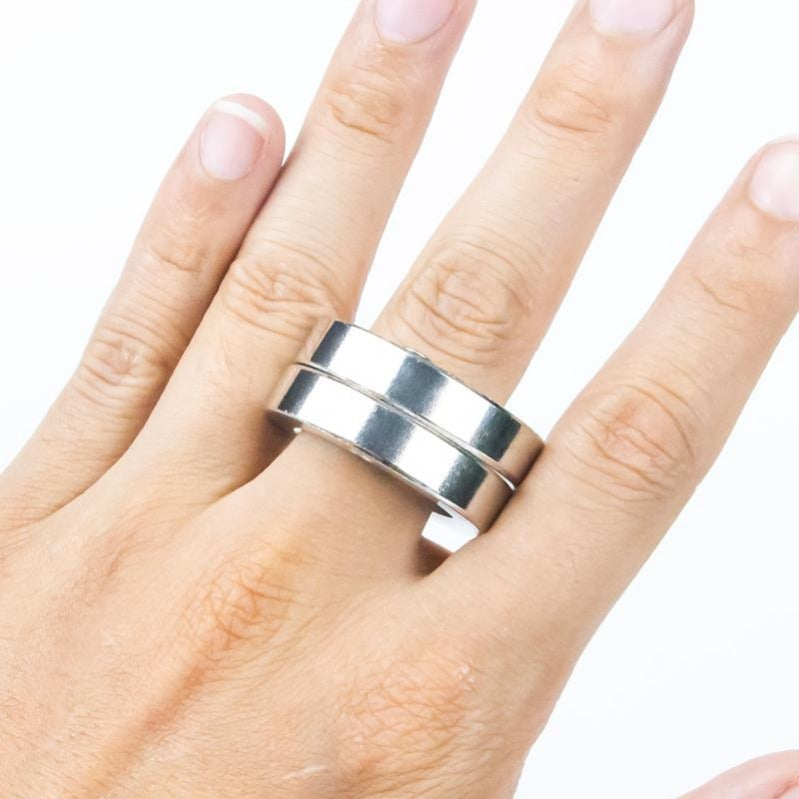 Bella | Foldable Four-Ring Titanium Steel Fidget Toy