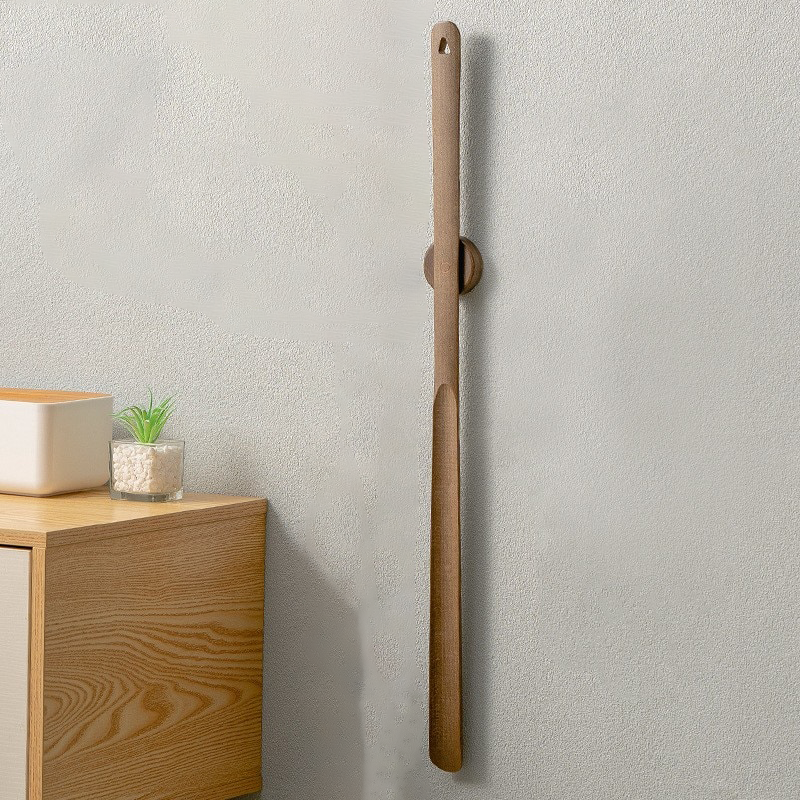 Bella | Long-Handled Shoe Horn | Magnetic Wooden Design | Natural Wood