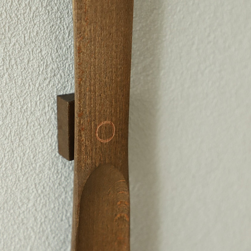 Bella | Long-Handled Shoe Horn | Magnetic Wooden Design | Natural Wood