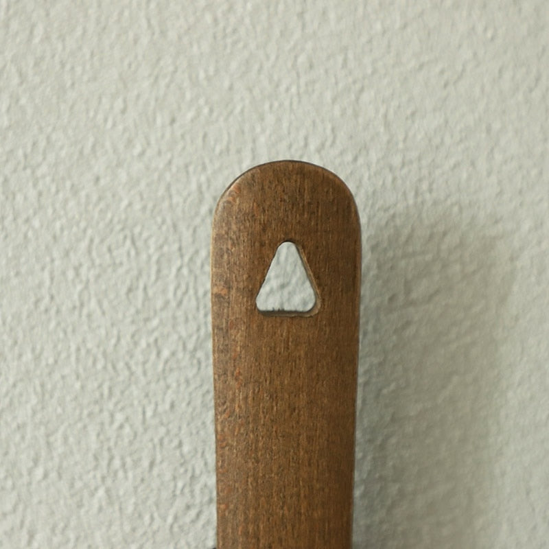Bella | Long-Handled Shoe Horn | Magnetic Wooden Design | Natural Wood
