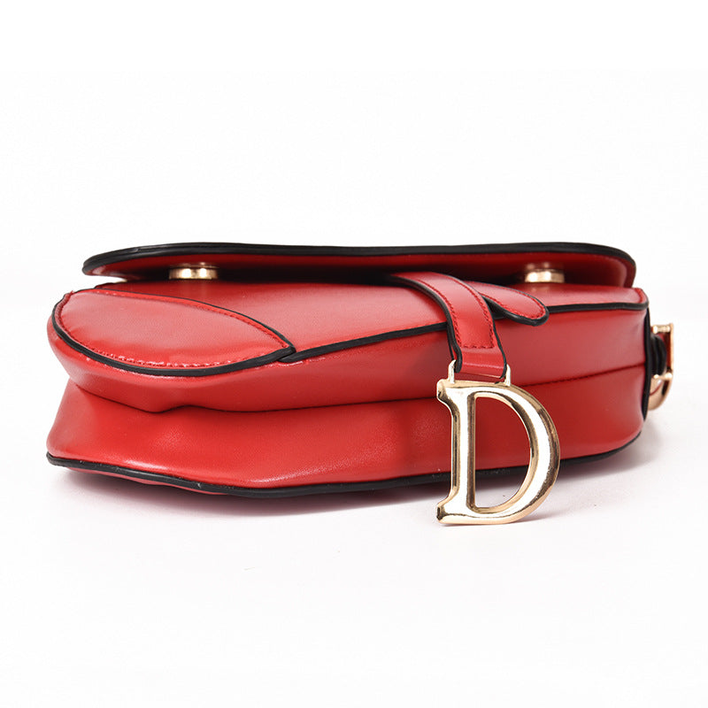 Bella - Luxurious Women's Shoulder Bag - Exclusive PU Leather Saddle Bag