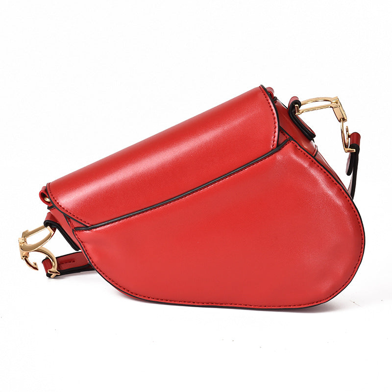 Bella - Luxurious Women's Shoulder Bag - Exclusive PU Leather Saddle Bag