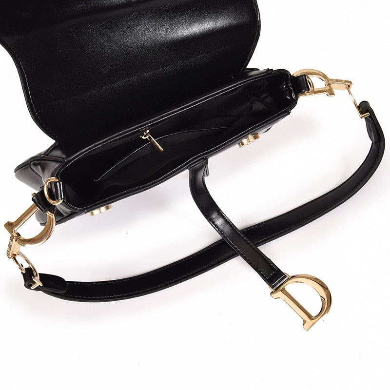 Bella - Luxurious Women's Shoulder Bag - Exclusive PU Leather Saddle Bag