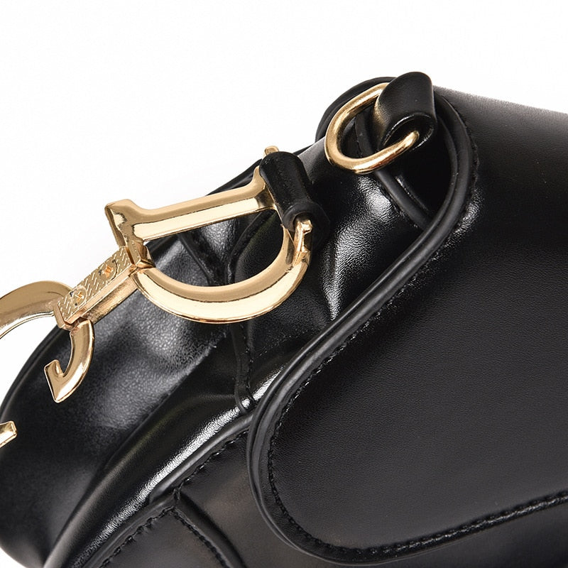 Bella - Luxurious Women's Shoulder Bag - Exclusive PU Leather Saddle Bag