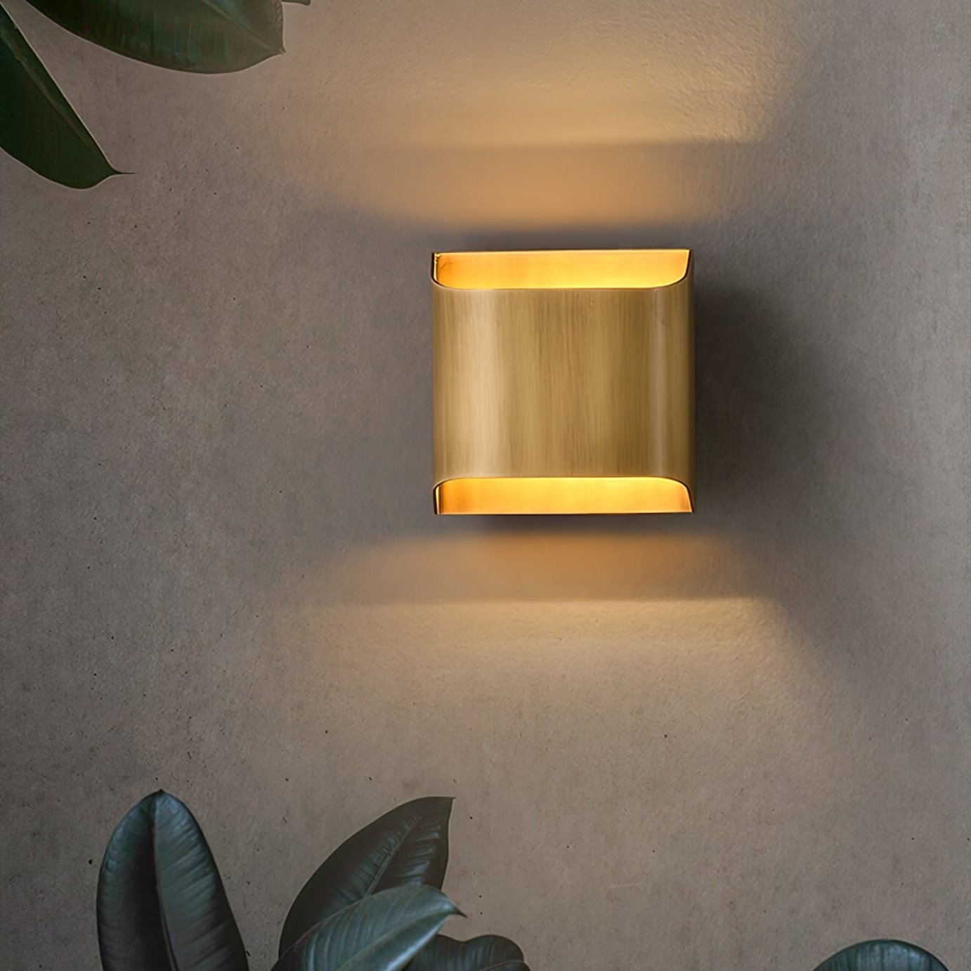 Curved Copper Wall Sconce - Modern LED Wall Lamp - Stylish Lighting Fixture - Image 3