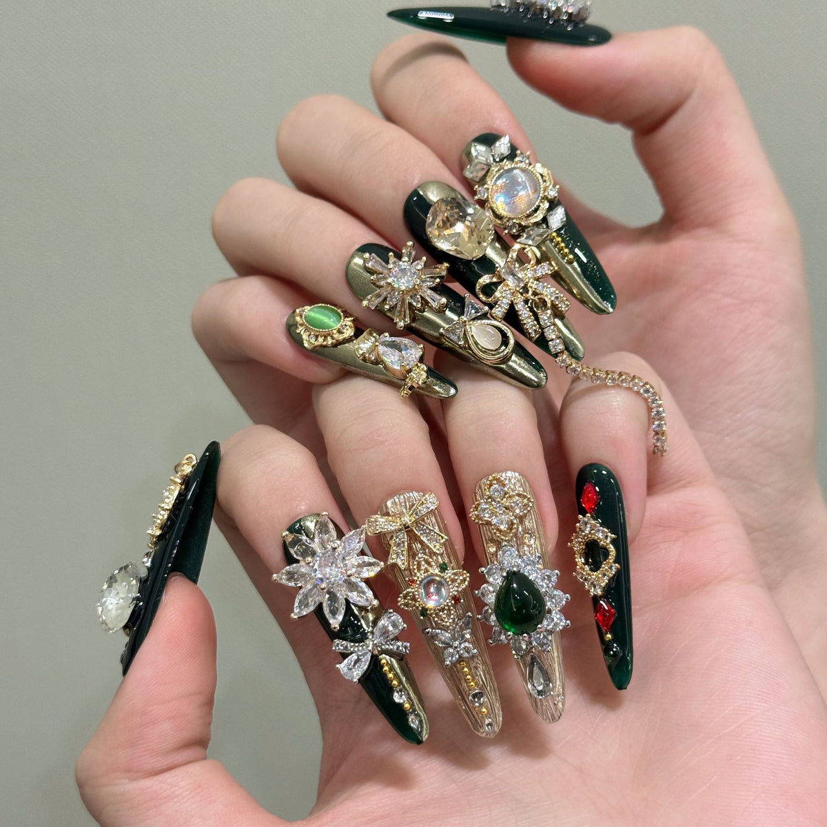 Decorative Press-On Nails Set