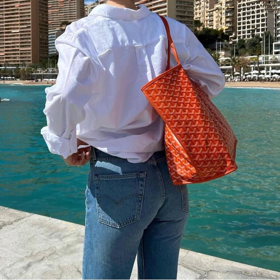 Elegant Large Women's Handbag – Versatile and Stylish