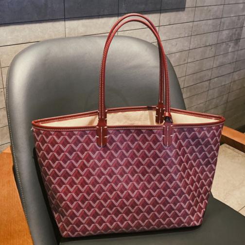 Elegant Large Women's Handbag – Versatile and Stylish