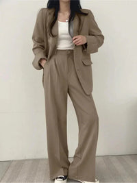Elegant Set – Blazer and Trousers