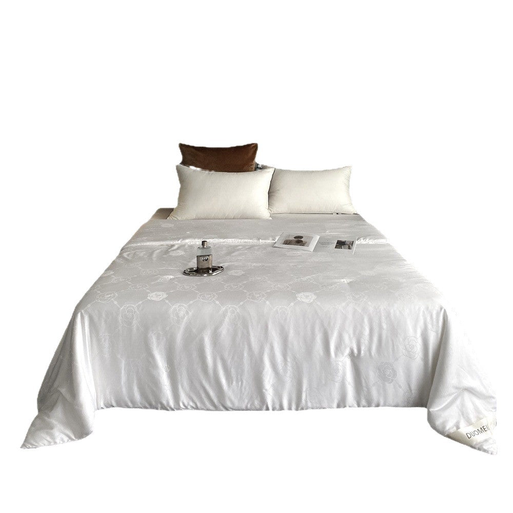 Lightweight Quilted Microfiber Blanket with Jacquard Texture and Breathable Filling