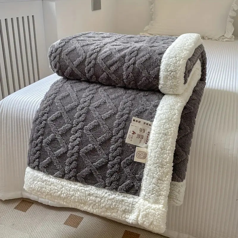 Luxurious Snuggle Sherpa Blanket for All Seasons