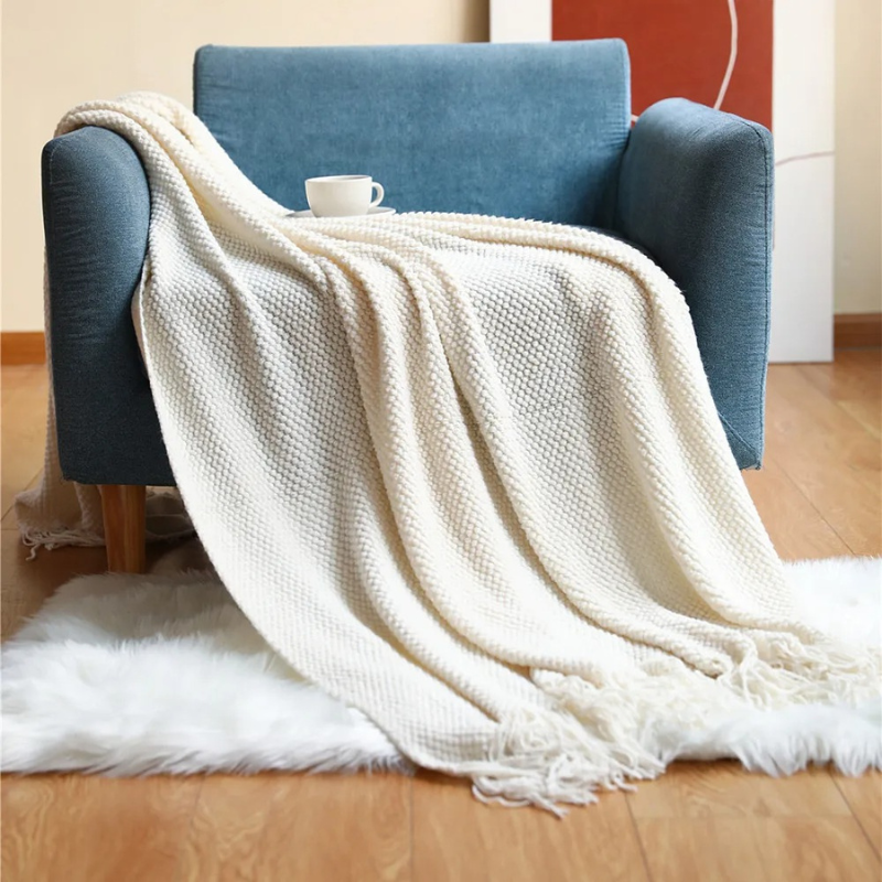 Luxury Merino-Style Blanket with Tassels for Ultimate Comfort