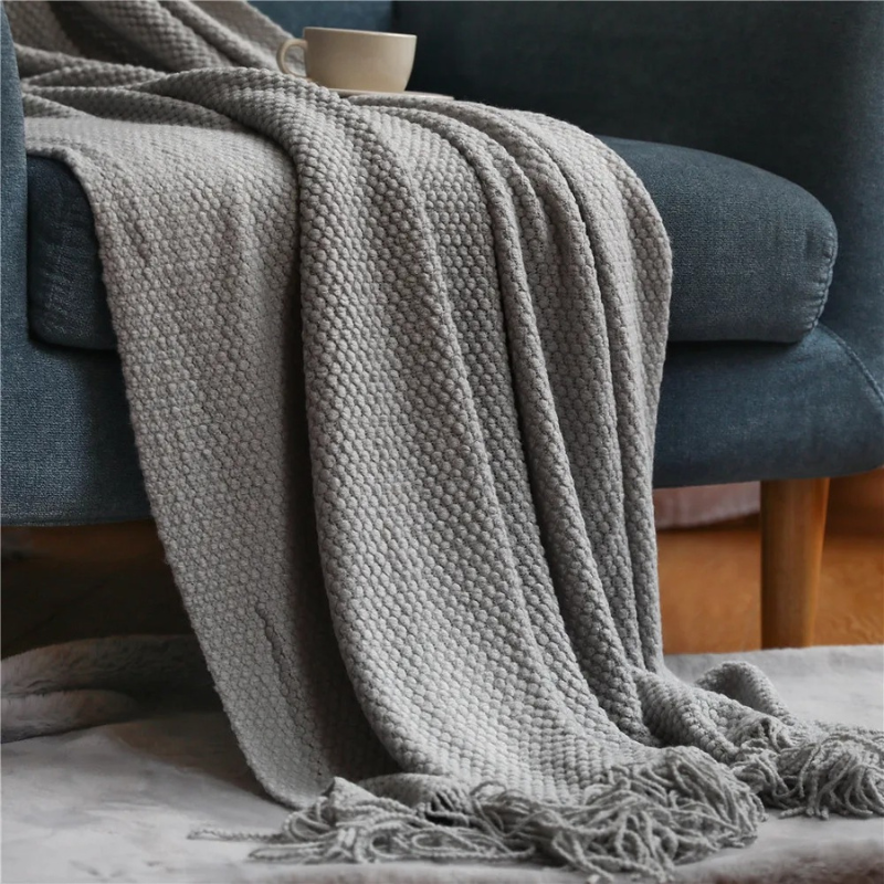 Luxury Merino-Style Blanket with Tassels for Ultimate Comfort