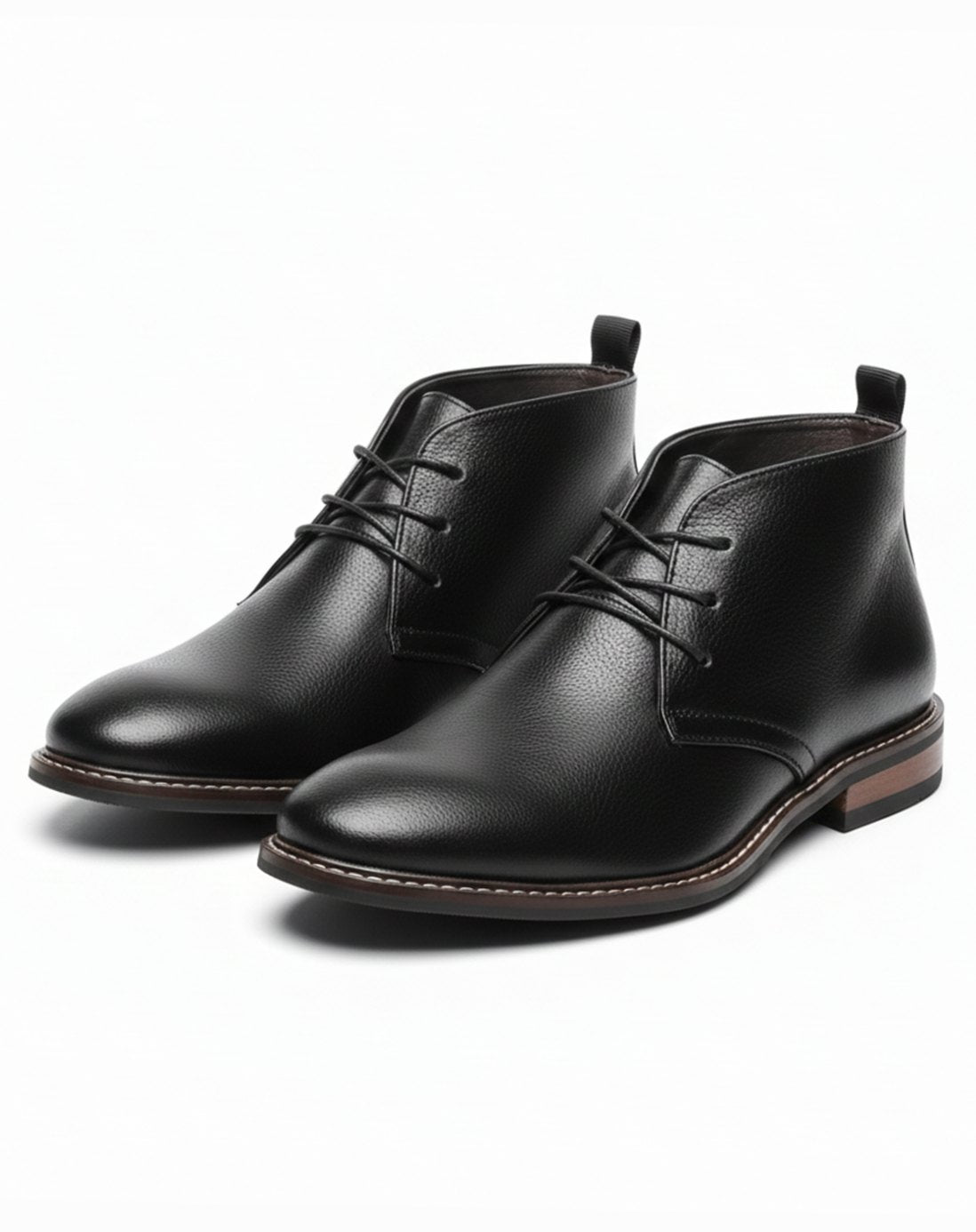 Men's Pebbled Leather Lace-Up Chukka Boots