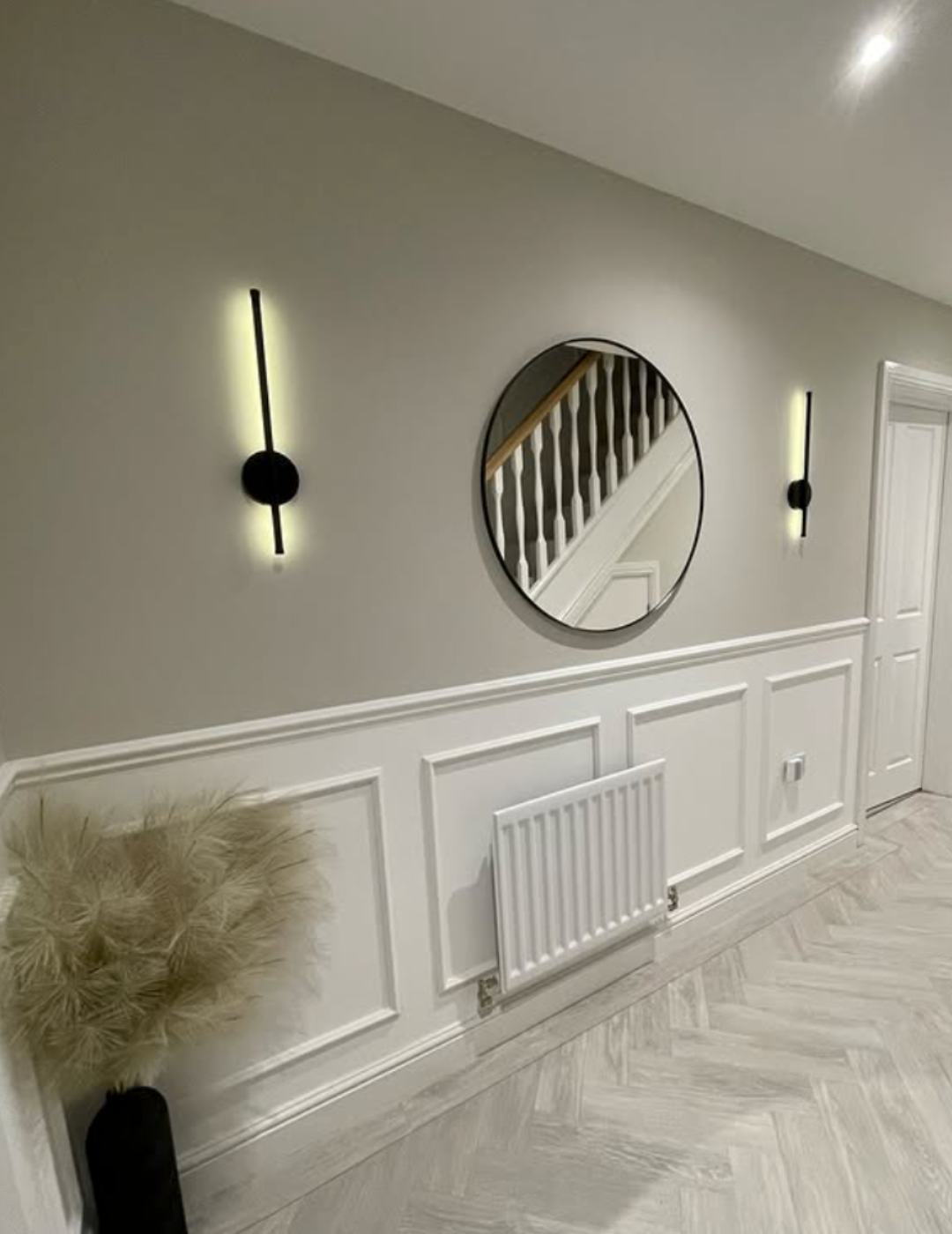 Minimalist LED Wall Lamp - Slim Vertical Design - Modern Lighting - Image 3