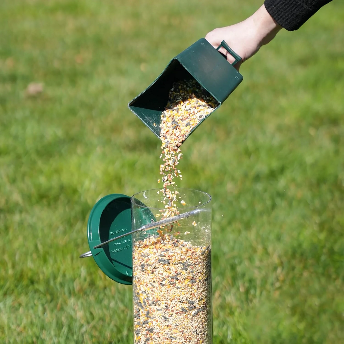 Outdoor Squirrel-Proof Bird Feeder with Spinning Perch