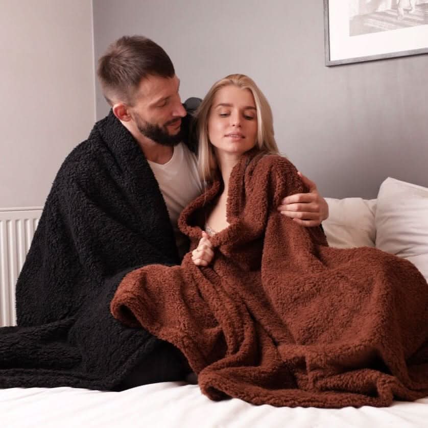 Soft Waterproof Cuddle Blanket for Couples