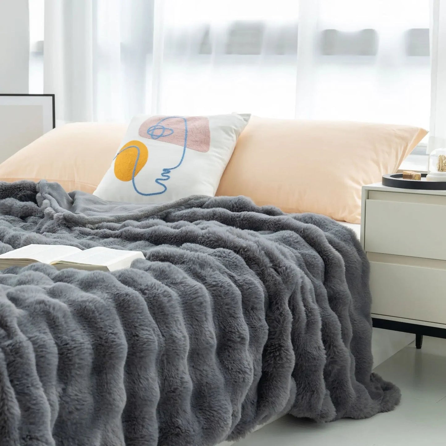 Super Soft Throw Blanket - Elegant Polyester - Cozy Bed and Sofa Blanket - Image 1