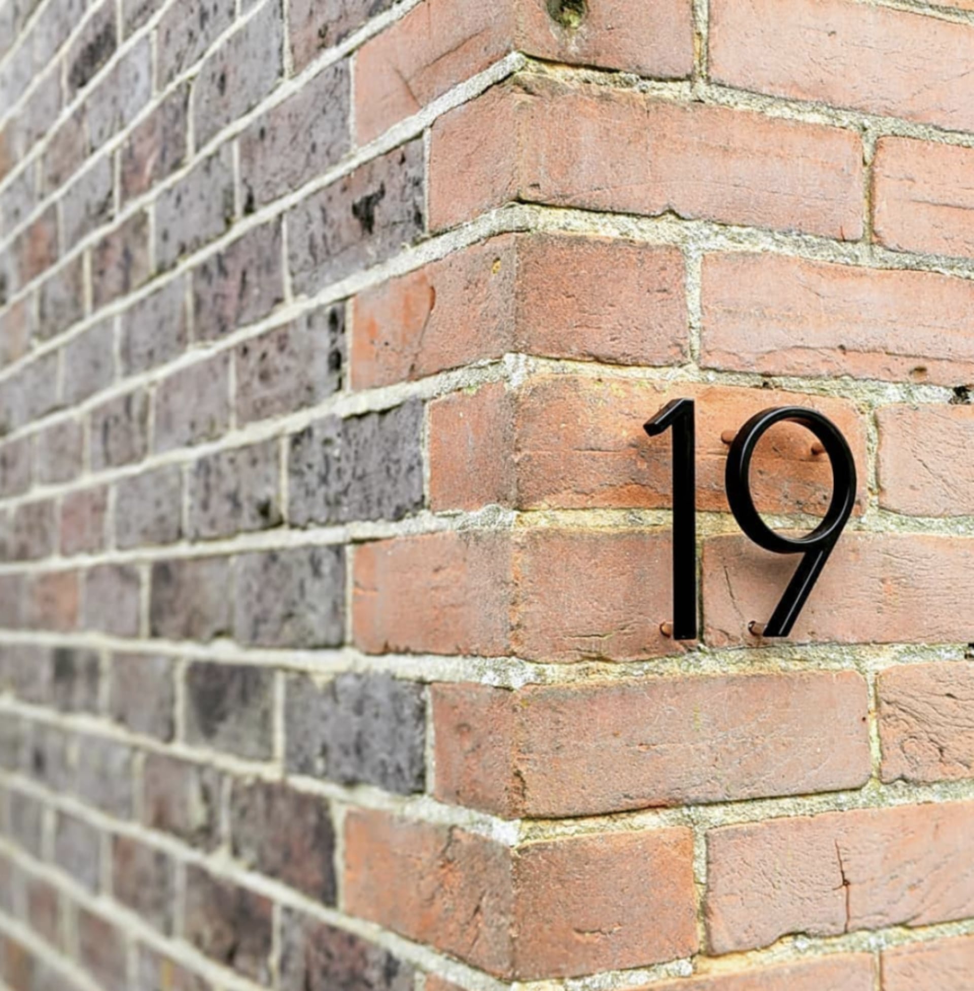 Zinc Alloy Modern Floating House Numbers & Letters - 5 Inch - Outdoor Wall Decor - Image 4